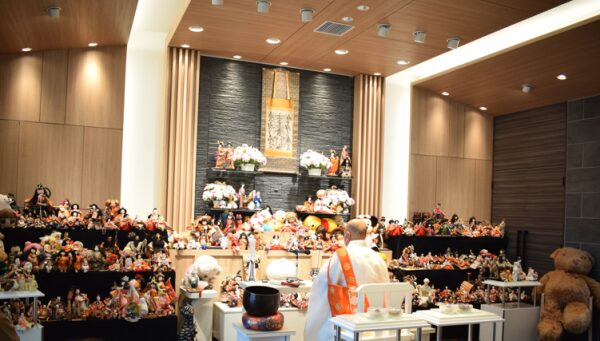 京成臼井駅前ホールで人形供養会を行いました