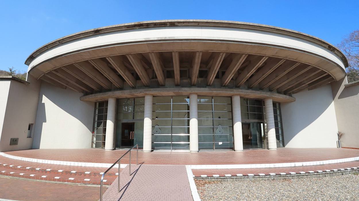 市川市斎場の外観